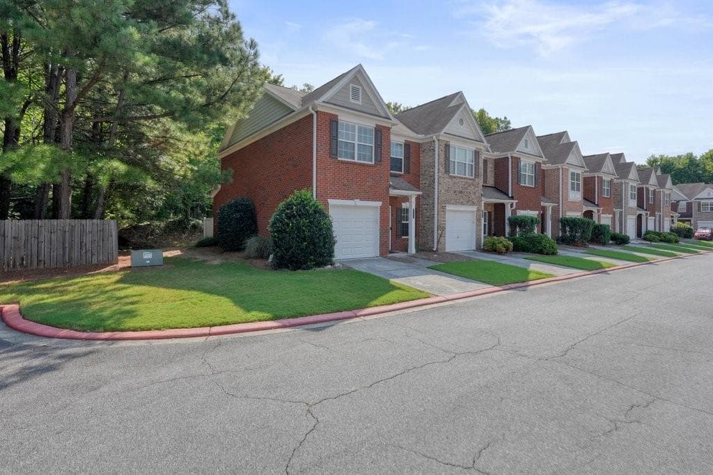 3 bedroom, 3 bathroom, 1,639 sq ft condominium for sale at 2401 Heritage Park Circle 14, Kennesaw, GA 30144 — photo 5