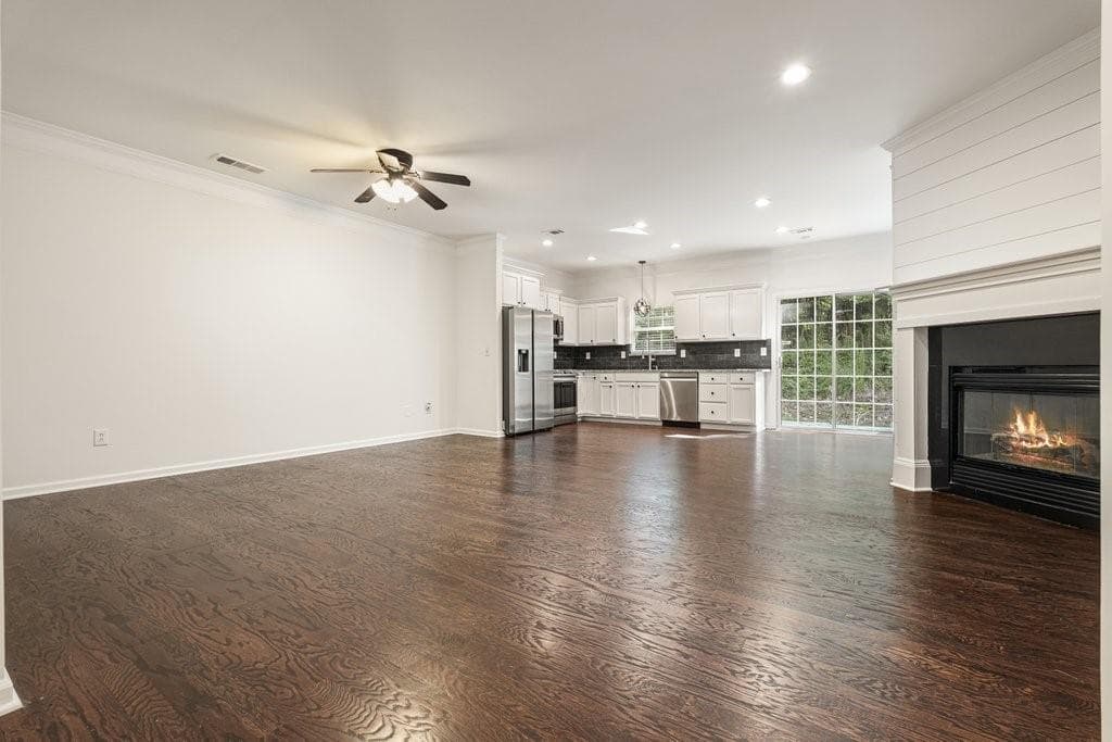3 bedroom, 3 bathroom, 1,639 sq ft condominium for sale at 2401 Heritage Park Circle 14, Kennesaw, GA 30144 — photo 6