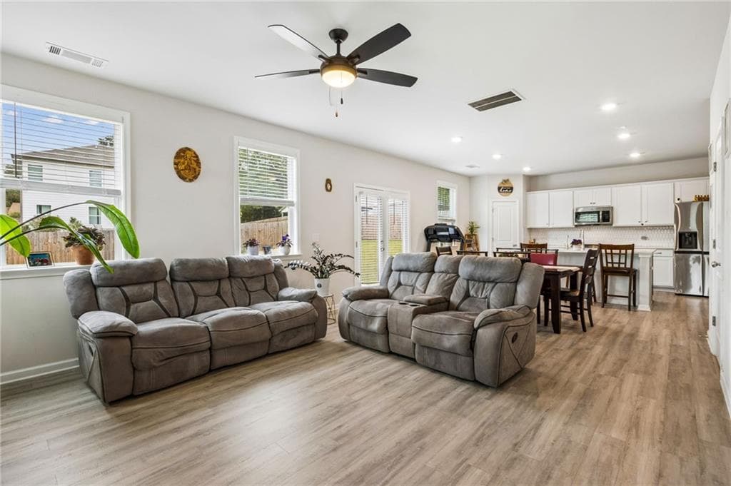 4 bedroom, 4 bathroom, 2,104 sq ft single family residence for sale at 865 Lakeshore Drive, Winder, GA 30680 — photo 8