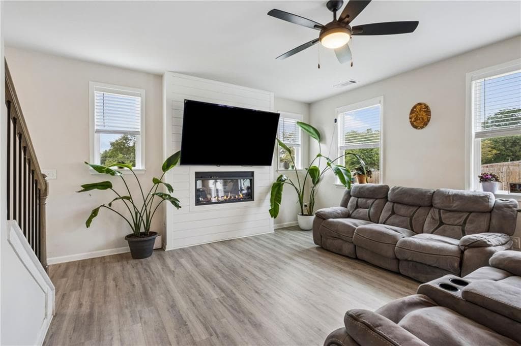 4 bedroom, 4 bathroom, 2,104 sq ft single family residence for sale at 865 Lakeshore Drive, Winder, GA 30680 — photo 7