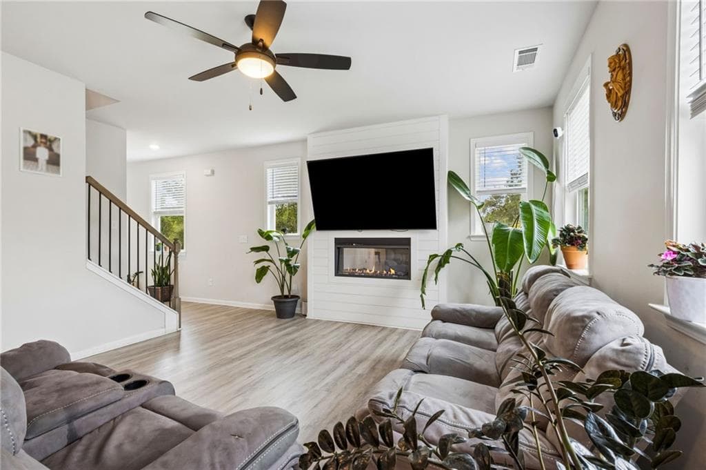 4 bedroom, 4 bathroom, 2,104 sq ft single family residence for sale at 865 Lakeshore Drive, Winder, GA 30680 — photo 9