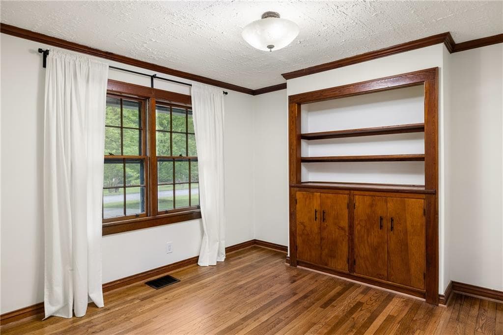 2 bedroom, 1 bathroom, 1,512 sq ft single family residence for rent at 889 Milam Circle, Clarkston, GA 30021 for $2,100 a month — photo 6