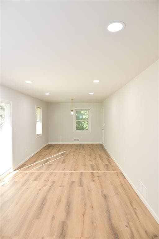 3 bedroom, 2 bathroom, 1,535 sq ft single family residence for sale at 586 E Glochester Place, Norcross, GA 30071 — photo 9