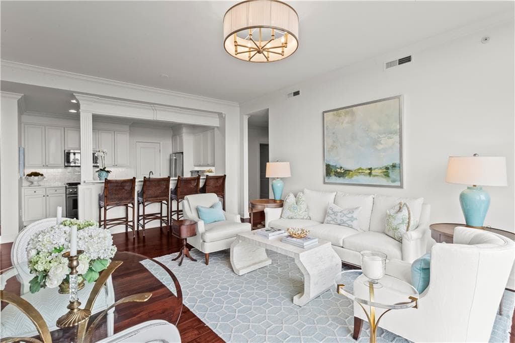 3 bedroom, 3 bathroom, 2,063 sq ft condominium for sale at 2950 Mount Wilkinson Parkway 1002, Atlanta, GA 30339 — photo 5