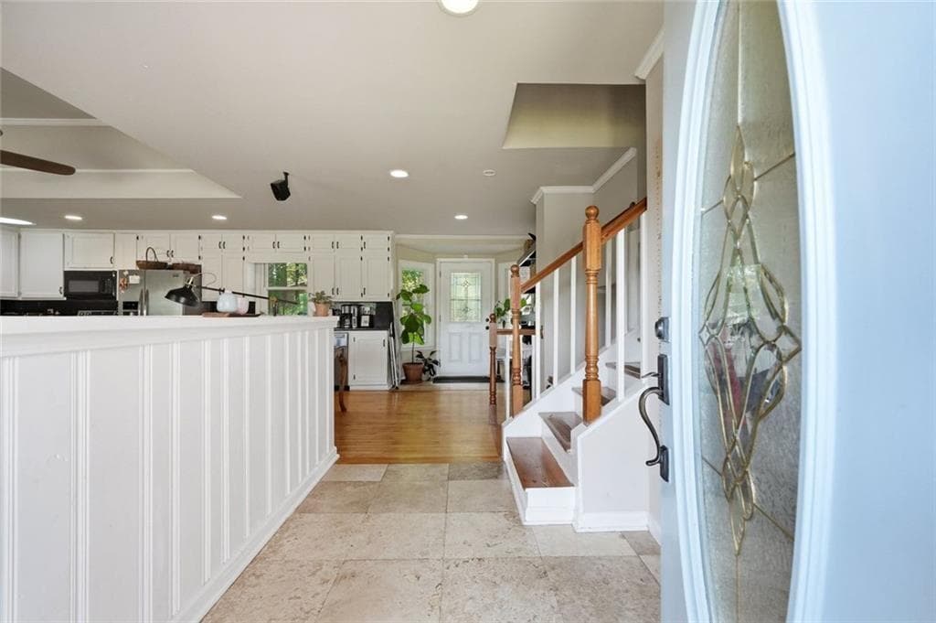 3 bedroom, 3 bathroom, 2,754 sq ft single family residence for sale at 2725 Spring Drive, Cumming, GA 30041 — photo 3