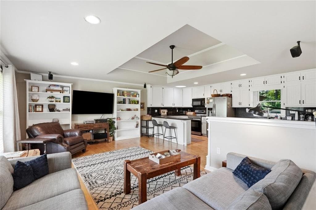 3 bedroom, 3 bathroom, 2,754 sq ft single family residence for sale at 2725 Spring Drive, Cumming, GA 30041 — photo 6