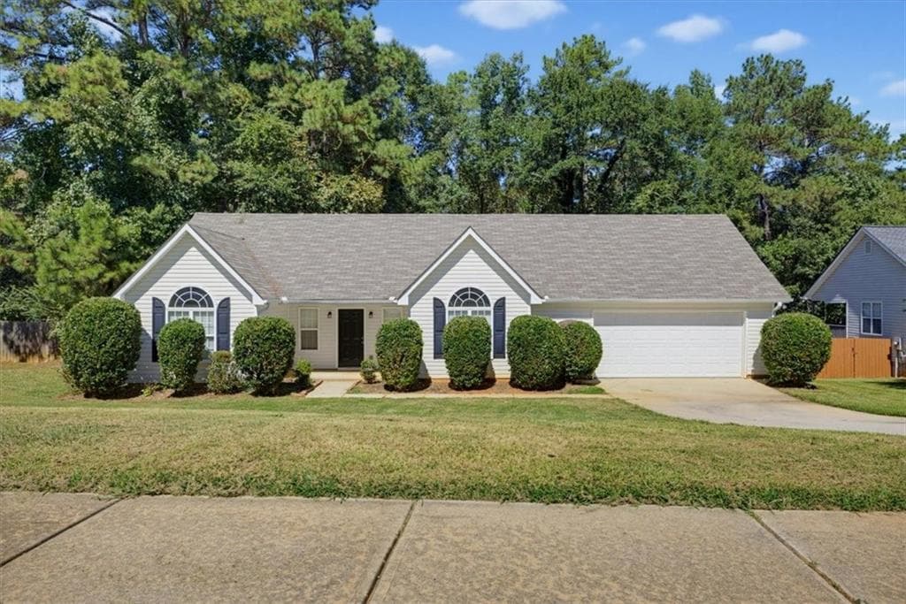 3 bedroom, 2 bathroom, 1,707 sq ft single family residence for sale at 2625 Hidden Creek Drive, Loganville, GA 30052