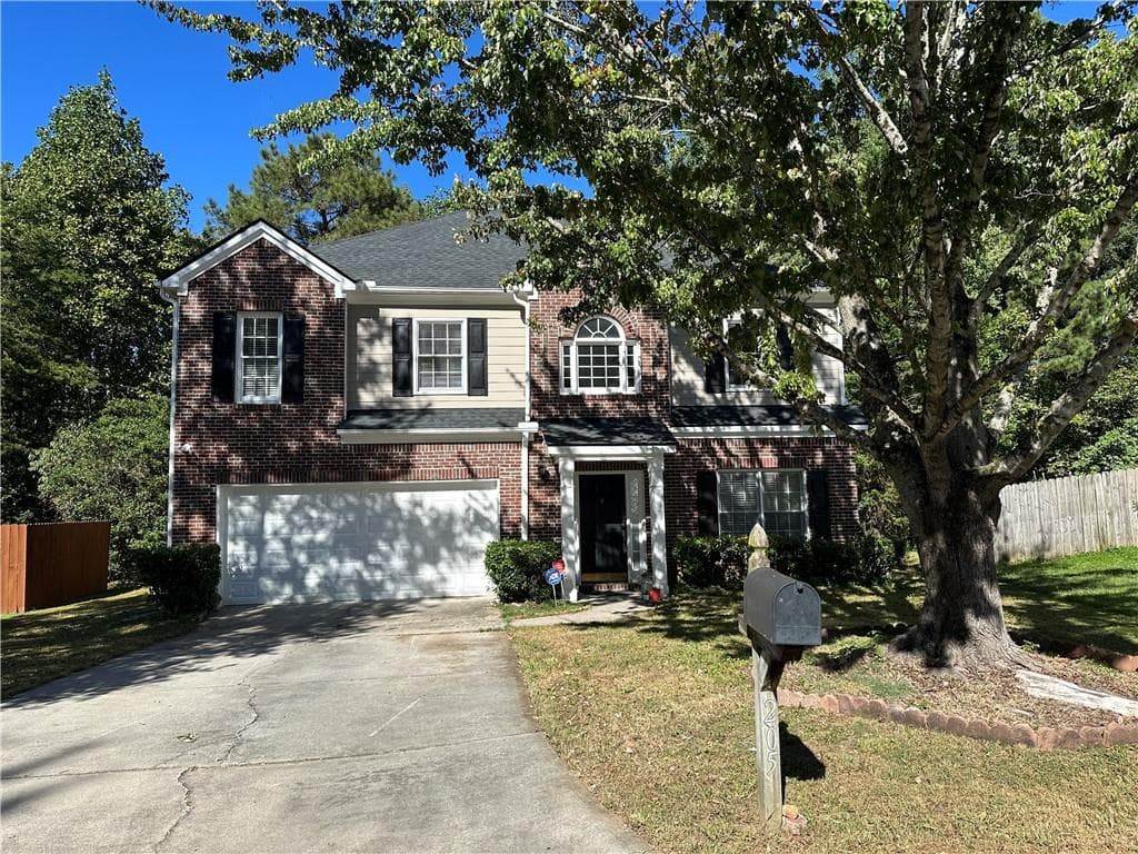 4 bedroom, 3 bathroom, 2,427 sq ft single family residence for rent at 205 Foe Creek Court, Roswell, GA 30076 for $3,150 a month — photo 1 of 26