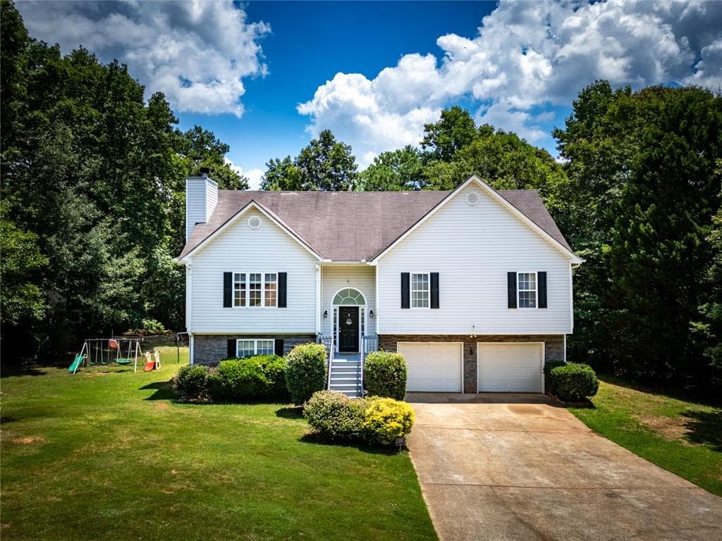 5 bedroom, 3 bathroom, 2,406 sq ft single family residence for sale at 314 Black Willow Court, Locust Grove, GA 30248