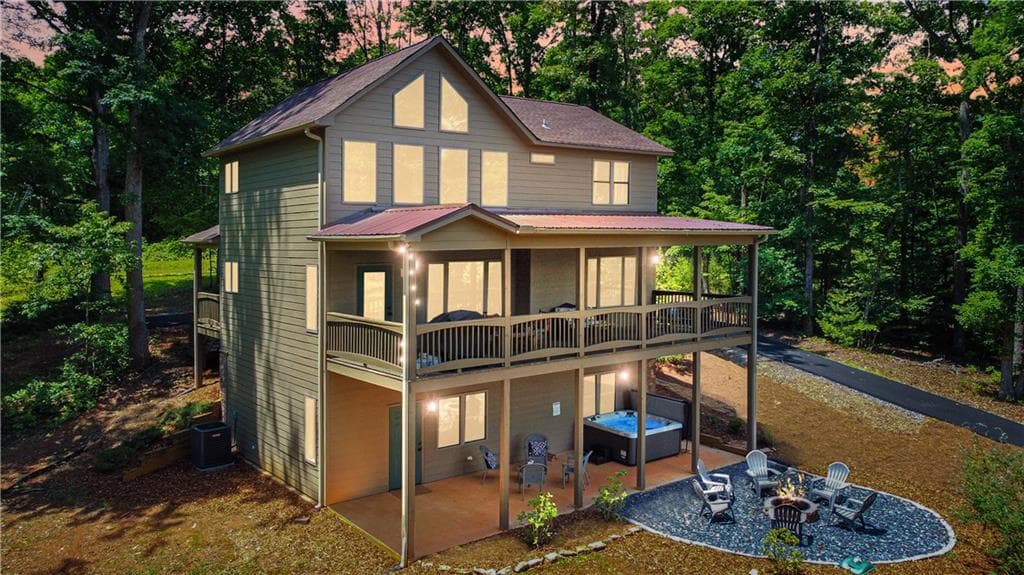 4 bedroom, 4 bathroom, 1,728 sq ft single family residence for sale at 196 Grayson Point, Blue Ridge, GA 30513
