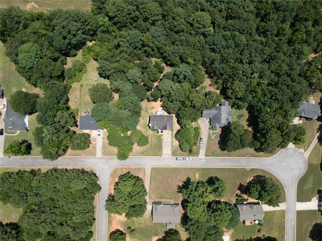 5 bedroom, 3 bathroom, 2,406 sq ft single family residence for sale at 314 Black Willow Court, Locust Grove, GA 30248 — photo 4