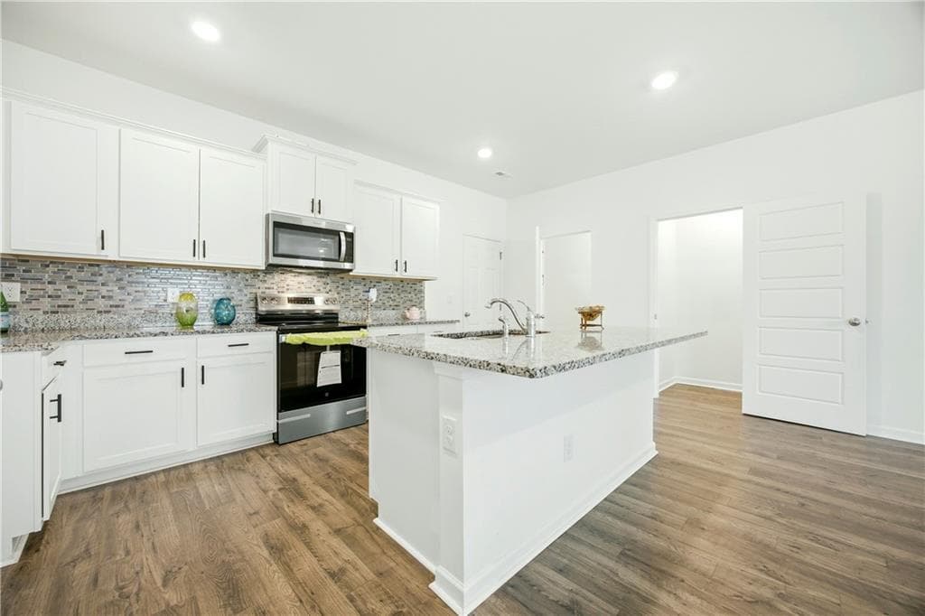 3 bedroom, 3 bathroom, 1,818 sq ft townhouse for sale at 810 Elgin Trail, Lawrenceville, GA 30045 — photo 4