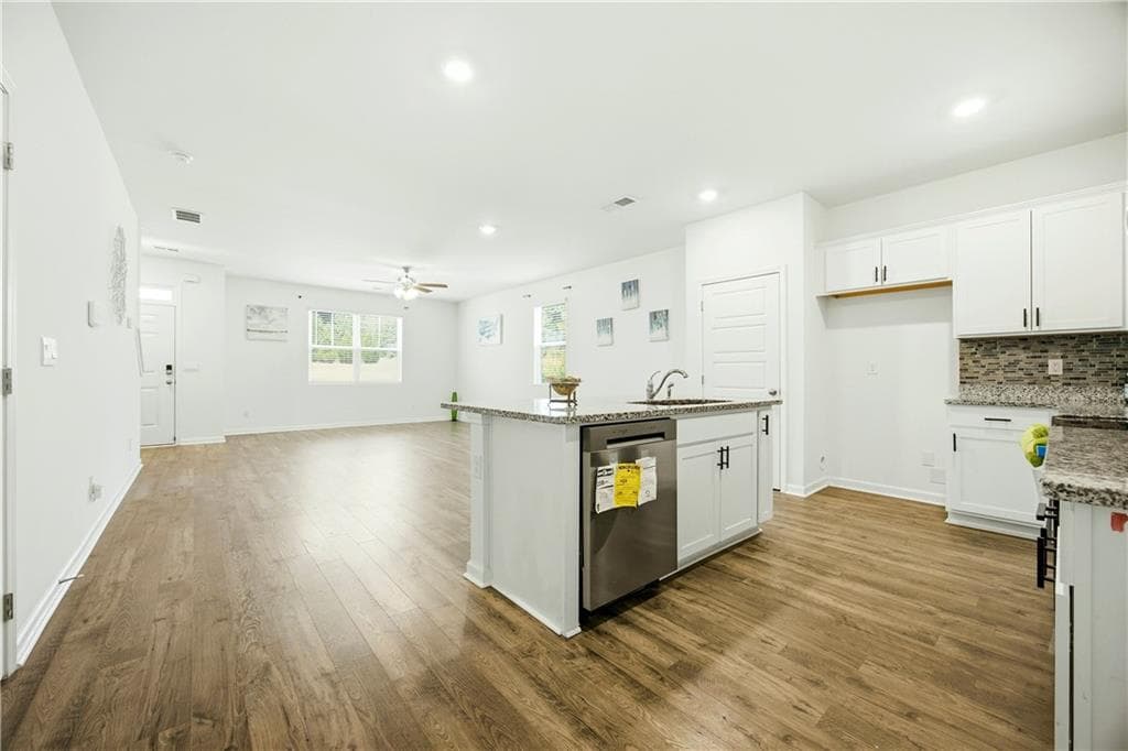 3 bedroom, 3 bathroom, 1,818 sq ft townhouse for sale at 810 Elgin Trail, Lawrenceville, GA 30045 — photo 7