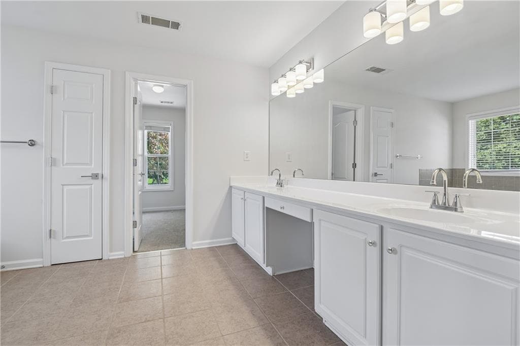 5 bedroom, 4 bathroom, 4,892 sq ft single family residence for sale at 4564 Austin Hills Drive, Suwanee, GA 30024 — photo 7