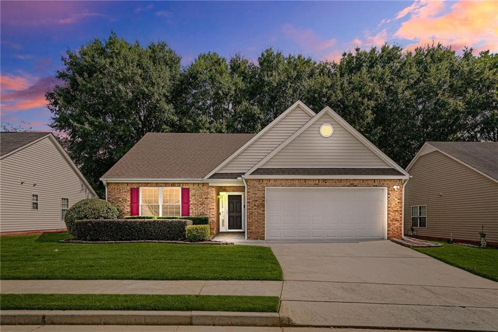 2 bedroom, 2 bathroom, 1,296 sq ft single family residence for sale at 504 Mockingbird Lane, Loganville, GA 30052