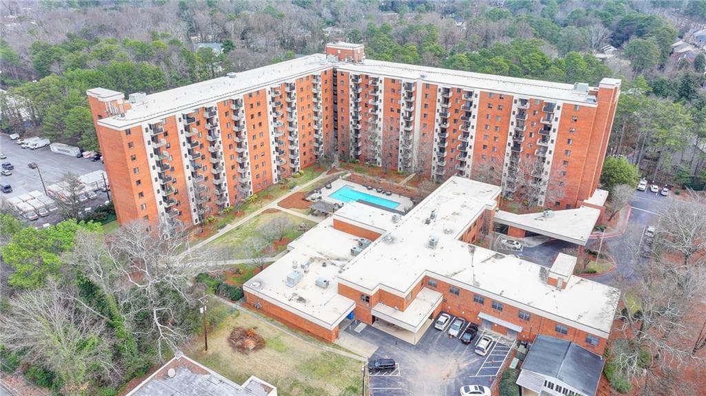 1 bedroom, 1 bathroom, 760 sq ft condominium for sale at 300 Johnson Ferry Road A112, Sandy Springs, GA 30328 — photo 2