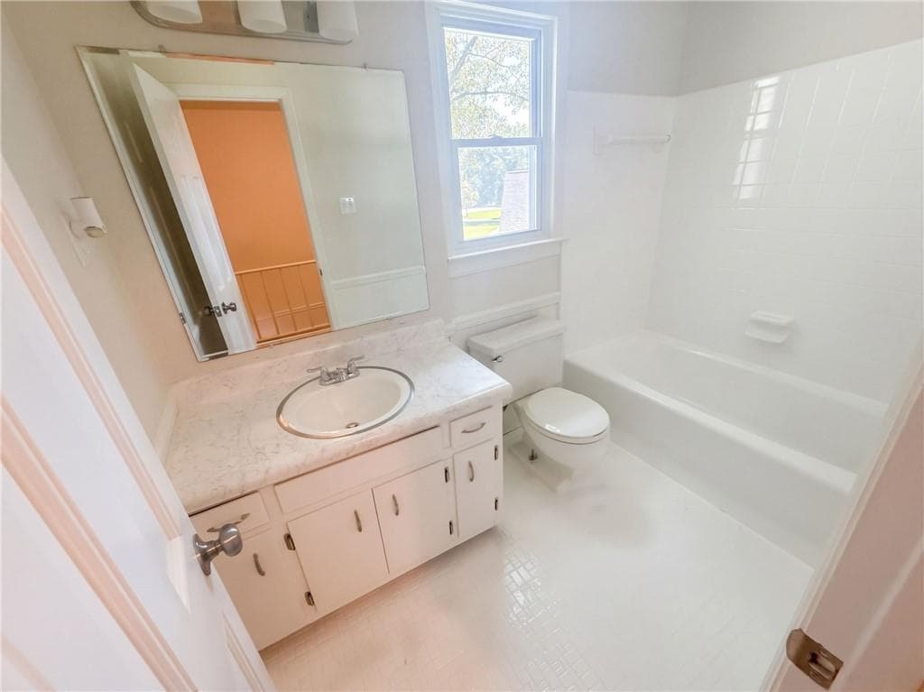 4 bedroom, 3 bathroom, 3,051 sq ft single family residence for sale at 2215 Angela Drive, Lilburn, GA 30047 — photo 9