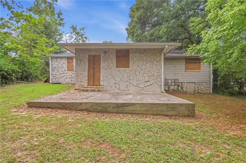 3 bedroom, 1 bathroom, 1,352 sq ft single family residence for sale at 2004 Meadow Lane, Decatur, GA 30032 — photo 8