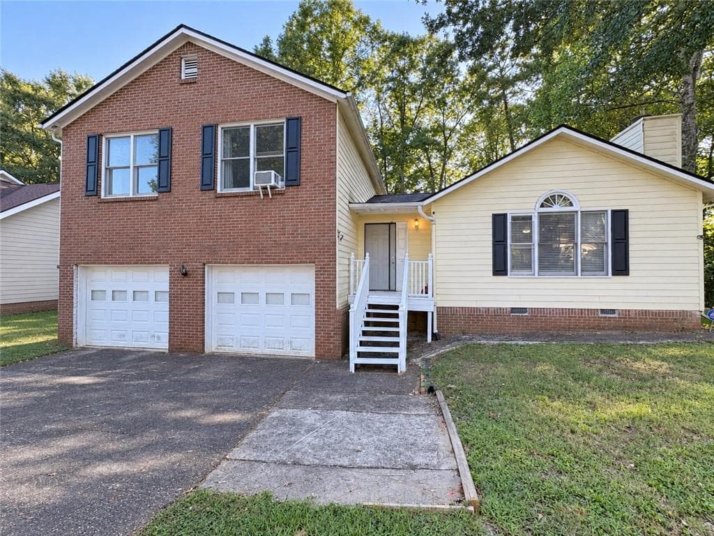 5 bedroom, 3 bathroom, 2,553 sq ft single family residence for sale at 441 Hunters Cove Court, Lawrenceville, GA 30044