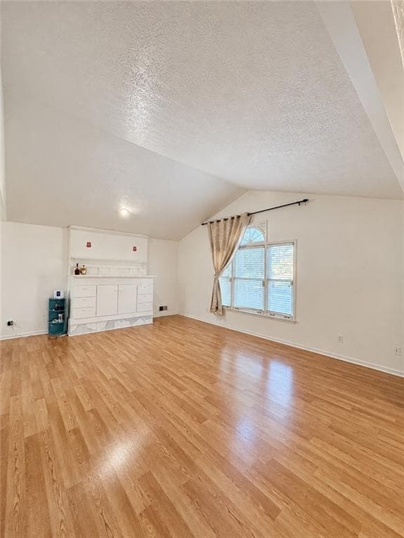 5 bedroom, 3 bathroom, 2,553 sq ft single family residence for sale at 441 Hunters Cove Court, Lawrenceville, GA 30044 — photo 4