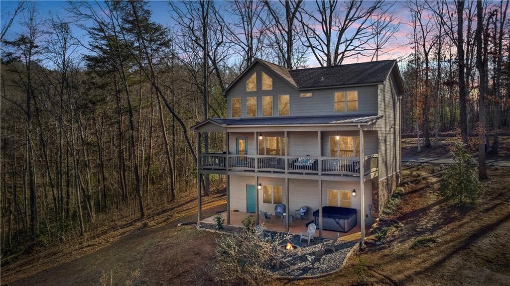 4 bedroom, 4 bathroom, 2,592 sq ft single family residence for rent at 196 Grayson Pointe, Blue Ridge, GA 30513 for $3,300 a month — photo 2