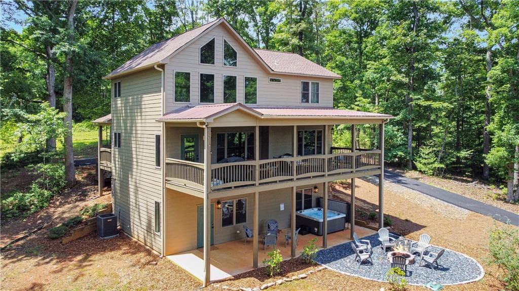 4 bedroom, 4 bathroom, 2,592 sq ft single family residence for rent at 196 Grayson Pointe, Blue Ridge, GA 30513 for $3,300 a month — photo 10