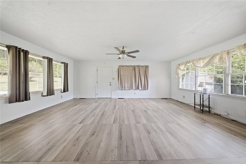 3 bedroom, 2 bathroom, 1,936 sq ft single family residence for sale at 6622 Hawes Drive, Lithonia, GA 30058 — photo 7