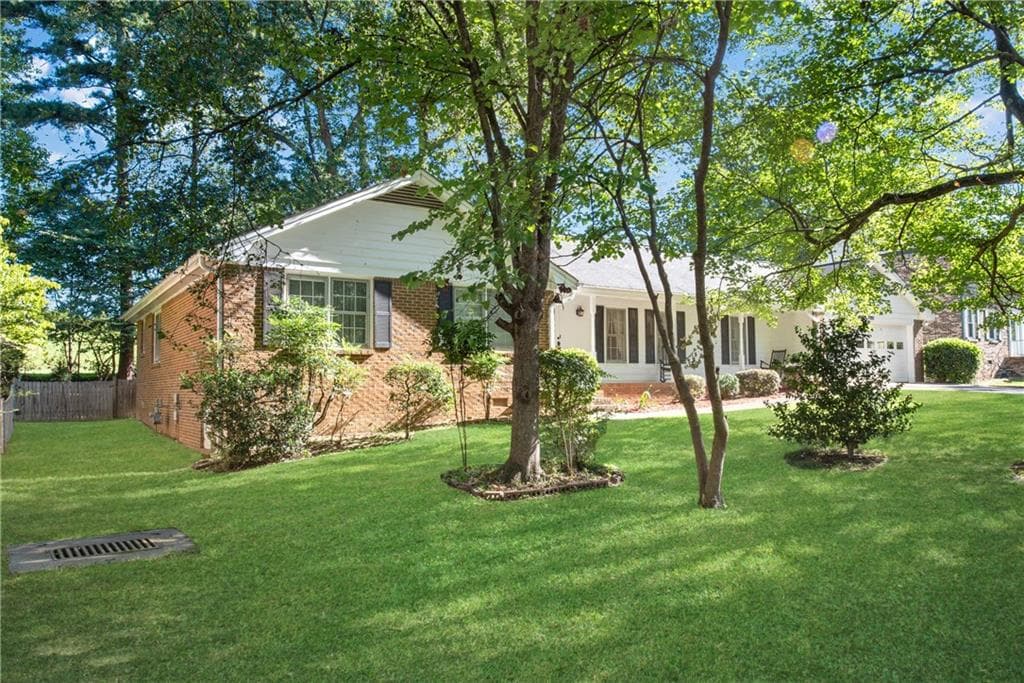 4 bedroom, 2 bathroom, 2,212 sq ft single family residence for sale at 4755 Andalusia Trail, Atlanta, GA 30360 — photo 4