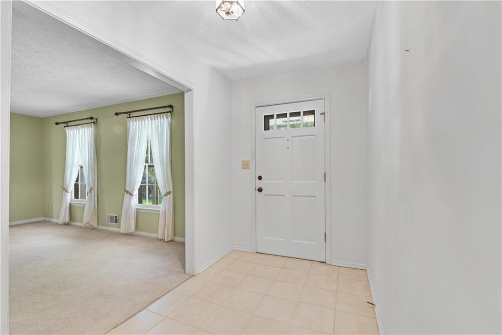 4 bedroom, 2 bathroom, 2,212 sq ft single family residence for sale at 4755 Andalusia Trail, Atlanta, GA 30360 — photo 3