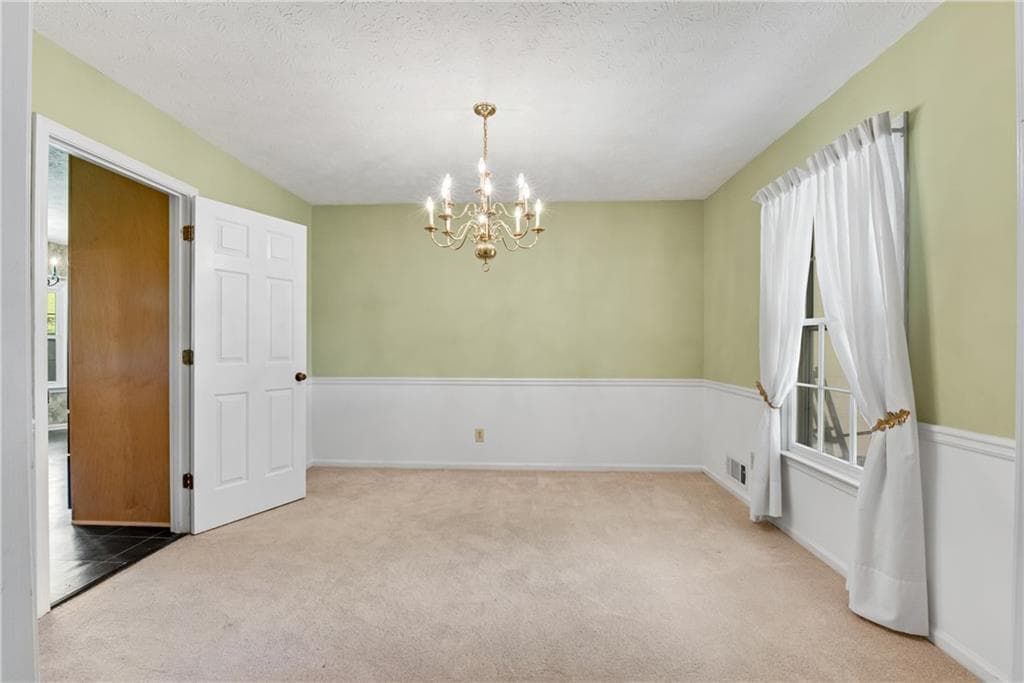 4 bedroom, 2 bathroom, 2,212 sq ft single family residence for sale at 4755 Andalusia Trail, Atlanta, GA 30360 — photo 7