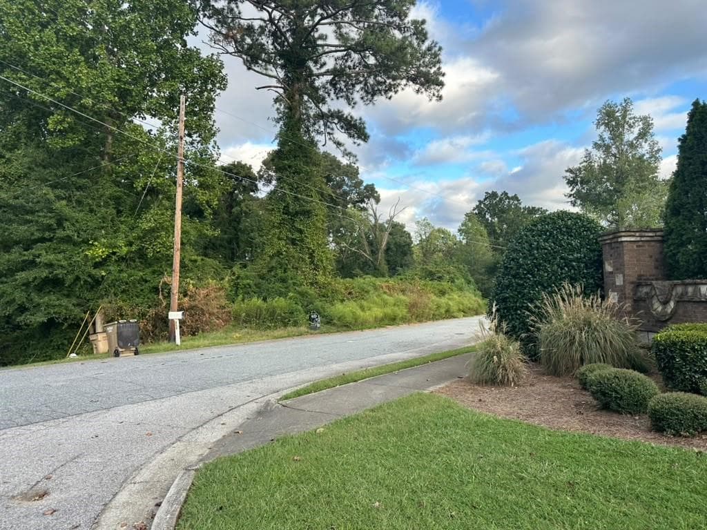 single family residence under contract at 5871 Community Road, Mableton, GA 30126 — photo 8