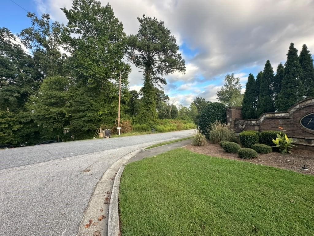 single family residence under contract at 5871 Community Road, Mableton, GA 30126 — photo 9