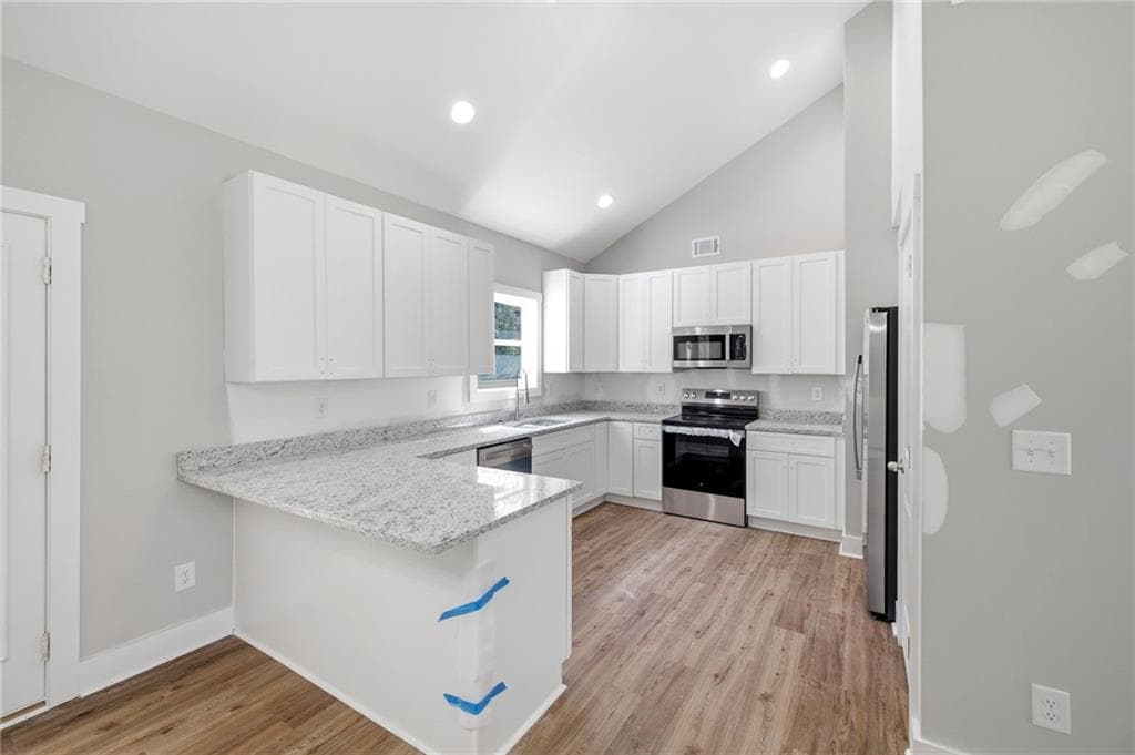3 bedroom, 3 bathroom, 2,074 sq ft single family residence for sale at 284 Stonington Drive, Mount Airy, GA 30563 — photo 10