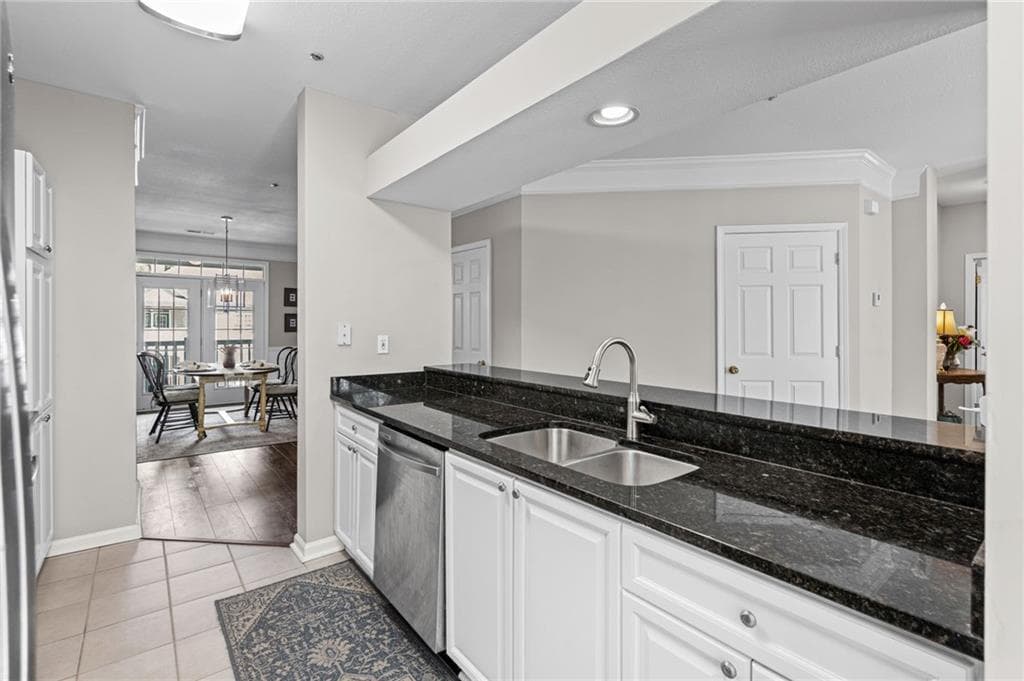 2 bedroom, 2 bathroom, 1,719 sq ft condominium for sale at 238 Edinburgh Court 238, Milton, GA 30004 — photo 6