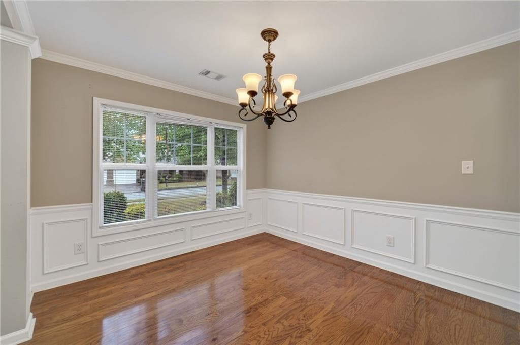 3 bedroom, 2 bathroom, 1,752 sq ft single family residence for sale at 2463 Walnut Tree Lane, Buford, GA 30519 — photo 4