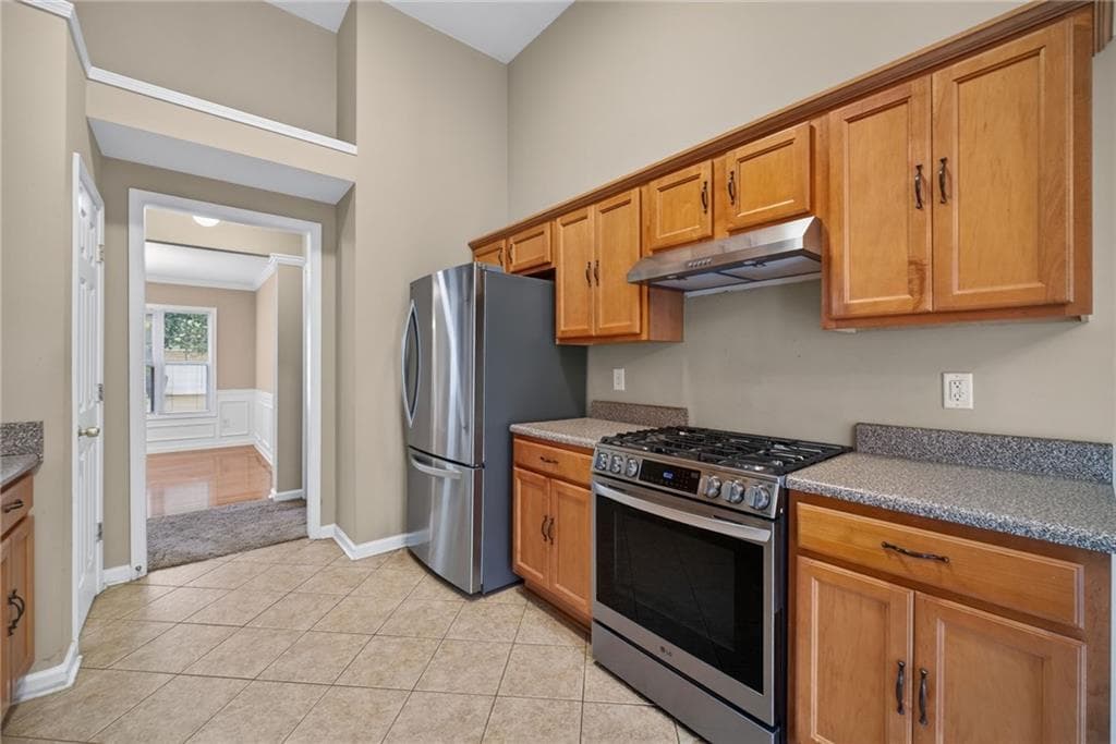 3 bedroom, 2 bathroom, 1,752 sq ft single family residence for sale at 2463 Walnut Tree Lane, Buford, GA 30519 — photo 7
