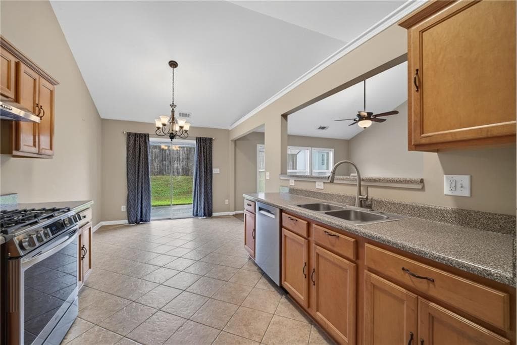 3 bedroom, 2 bathroom, 1,752 sq ft single family residence for sale at 2463 Walnut Tree Lane, Buford, GA 30519 — photo 9