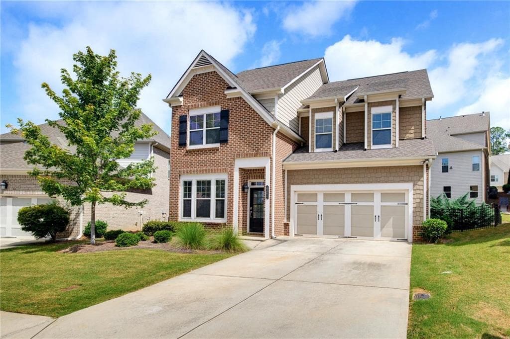 4 bedroom, 3 bathroom, 2,712 sq ft single family residence for sale at 2244 Nancy Creek Drive, Atlanta, GA 30341 — photo 2
