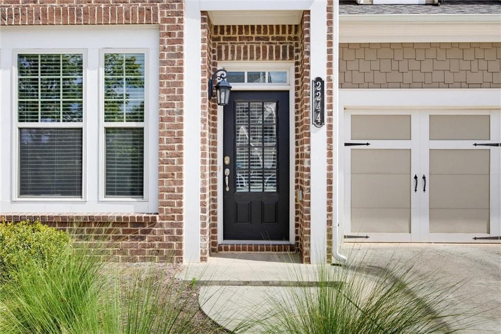 4 bedroom, 3 bathroom, 2,712 sq ft single family residence for sale at 2244 Nancy Creek Drive, Atlanta, GA 30341 — photo 5