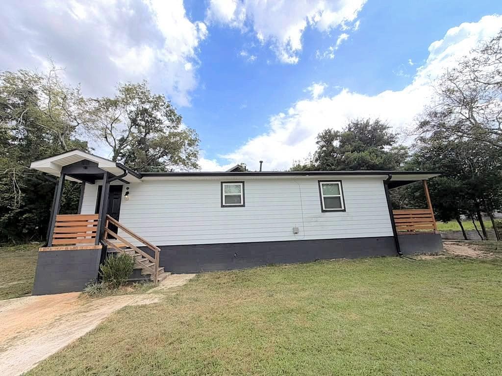 3 bedroom, 1 bathroom, 1,134 sq ft single family residence for sale at 1887 Coleman Avenue, Macon, GA 31201 — photo 2