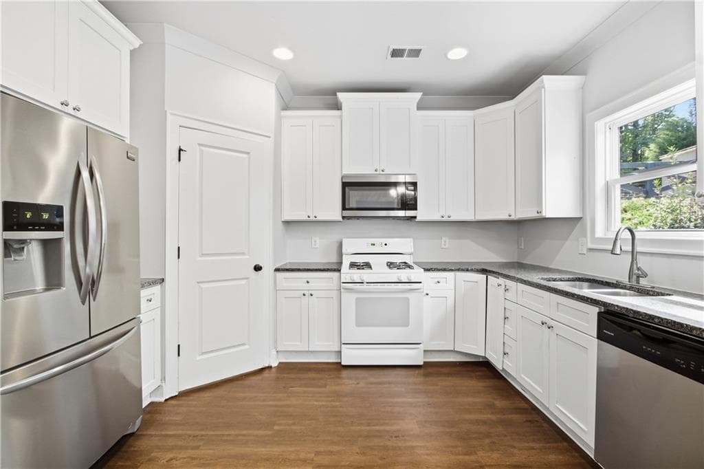 4 bedroom, 3 bathroom, 2,031 sq ft single family residence for sale at 57 Azalea Lakes Court, Dallas, GA 30157 — photo 2