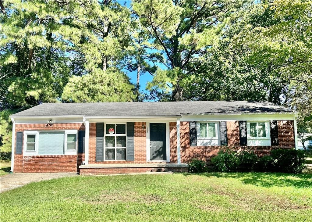 3 bedroom, 1 bathroom, 1,296 sq ft single family residence for rent at 1223 Pineglen Drive, Riverdale, GA 30296 for $1,700 a month — photo 1 of 11
