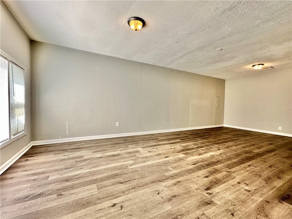 3 bedroom, 1 bathroom, 1,296 sq ft single family residence for rent at 1223 Pineglen Drive, Riverdale, GA 30296 for $1,700 a month — photo 3