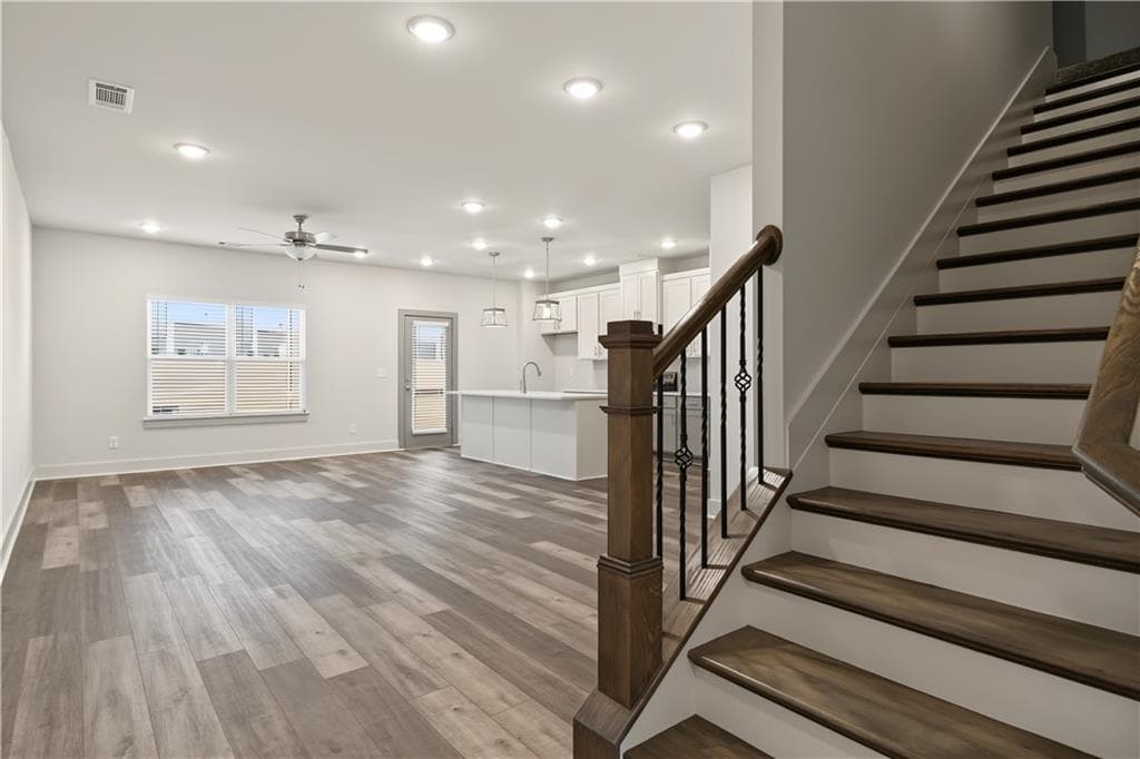 4 bedroom, 3 bathroom, 2,351 sq ft townhouse for sale at 4355 Fern River Bend 34, Norcross, GA 30093 — photo 5