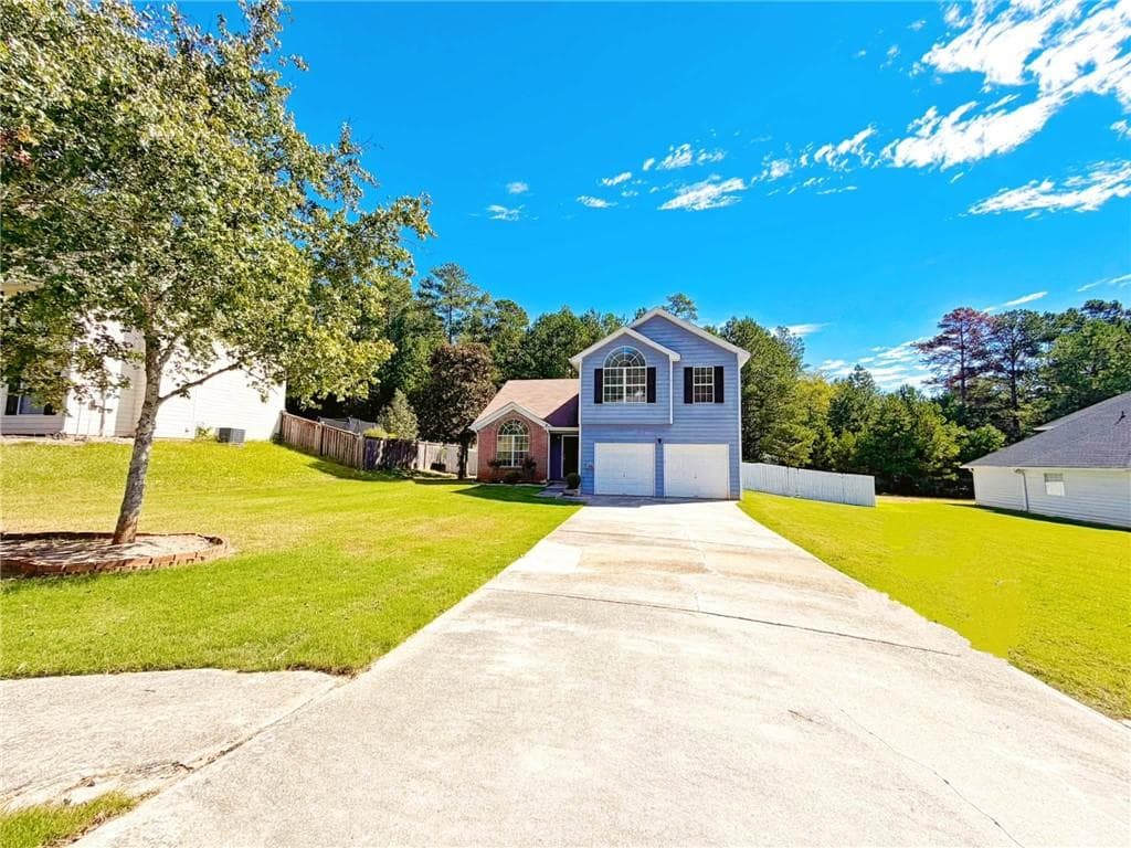 4 bedroom, 3 bathroom, 1,745 sq ft single family residence for sale at 119 Barrington Parkway, Stockbridge, GA 30281 — photo 2