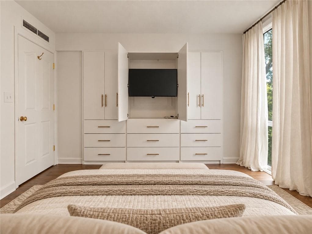 1 bedroom, 1 bathroom, 807 sq ft condominium for sale at 2870 Pharr Court South 509, Atlanta, GA 30305 — photo 4