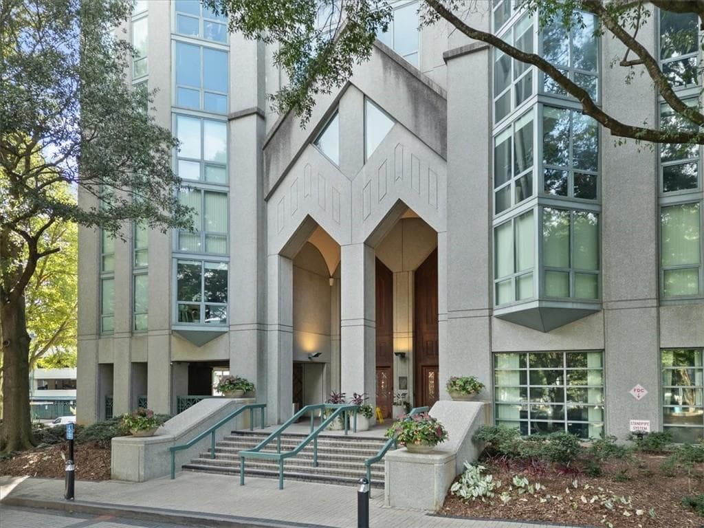 1 bedroom, 1 bathroom, 807 sq ft condominium for sale at 2870 Pharr Court South 509, Atlanta, GA 30305 — photo 7