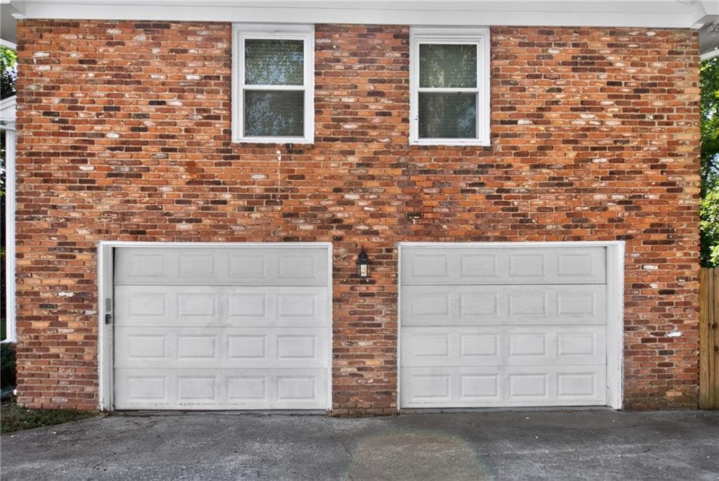 5 bedroom, 3 bathroom, 3,023 sq ft single family residence for sale at 869 April Drive, Conyers, GA 30094 — photo 3