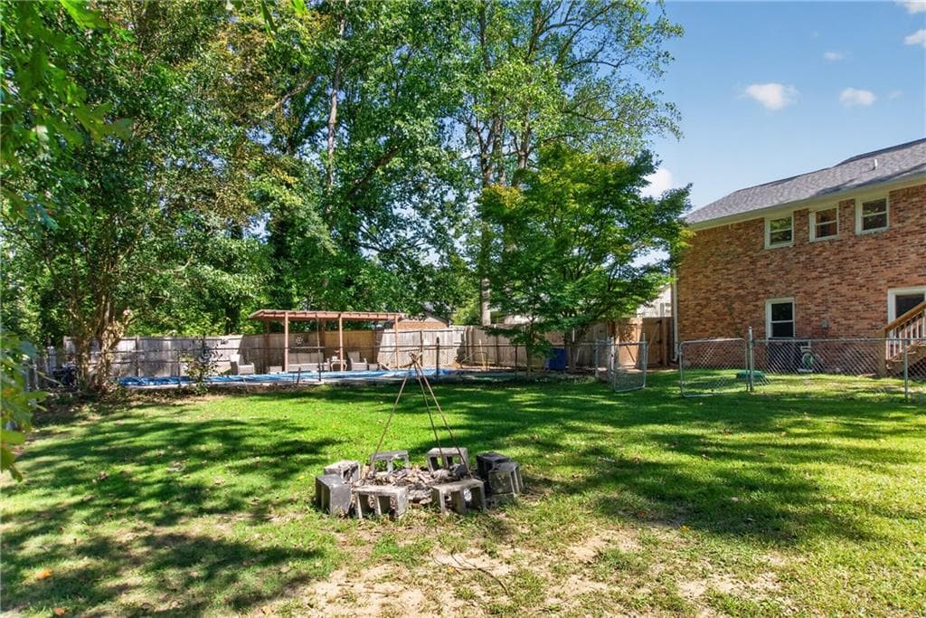 5 bedroom, 3 bathroom, 3,023 sq ft single family residence for sale at 869 April Drive, Conyers, GA 30094 — photo 7