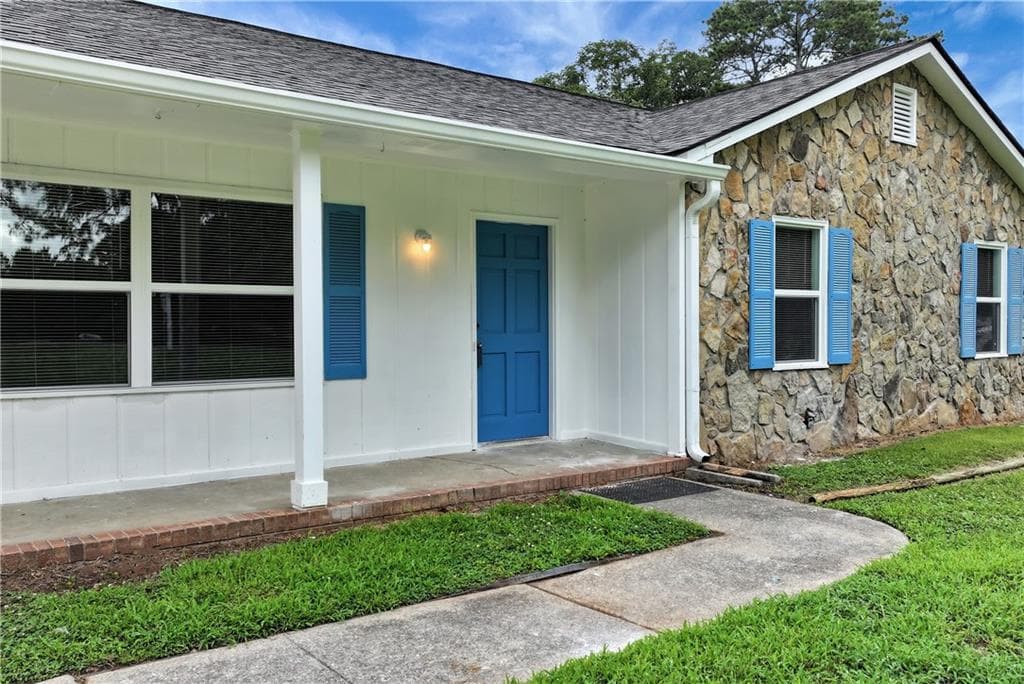 3 bedroom, 2 bathroom, 1,396 sq ft single family residence for rent at 649 Oakland Way, Lawrenceville, GA 30044 for $2,100 a month — photo 9